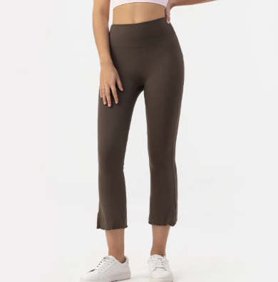 Sculpt Split Flare Capri